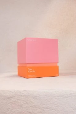 W22 The Sara Candle Sara Candle In Fresh Cut Roses