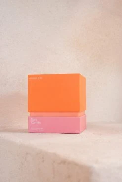 W22 The Sara Candle Sara Candle In Fresh Cut Roses