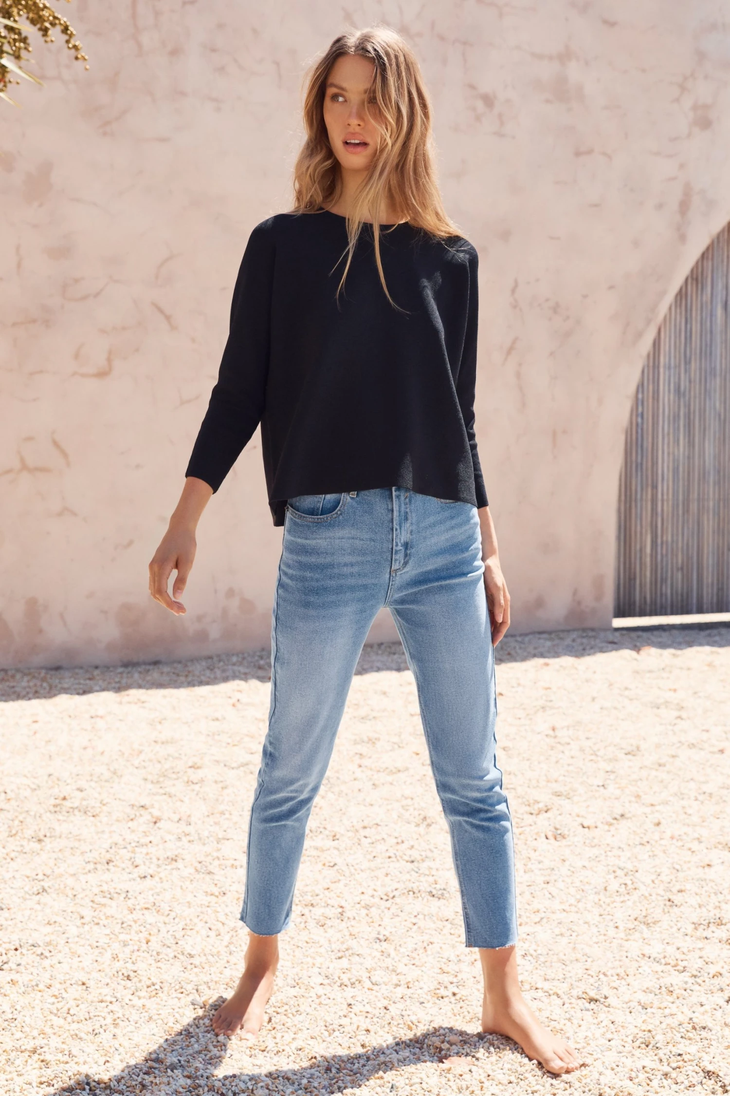 W22A Classic Mum Jeans In Blue Denim 6 W22A Classic Mum Jeans In Blue Denim