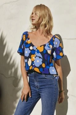 W22A Elodie Top In Lavender Tops