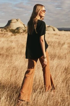 W22A Daisy Top In Black