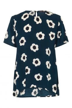 W22A Tops Daisy Top In Ladybell