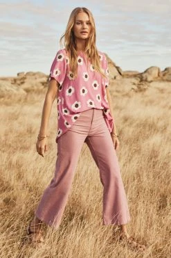 W22A Daisy Top In Zinnia