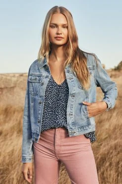 W22A Freya Jacket In Mid Blue Denim Tops