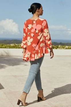 W22D Winter Celeste Top In Fire Bloom 18 W22D Winter Celeste Top In Fire Bloom