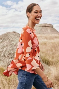 W22D Winter Celeste Top In Fire Bloom 16 W22D Winter Celeste Top In Fire Bloom