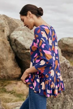 W22D Winter Celeste Top In Mojave